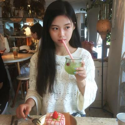 黑夜中的玻璃人偶
